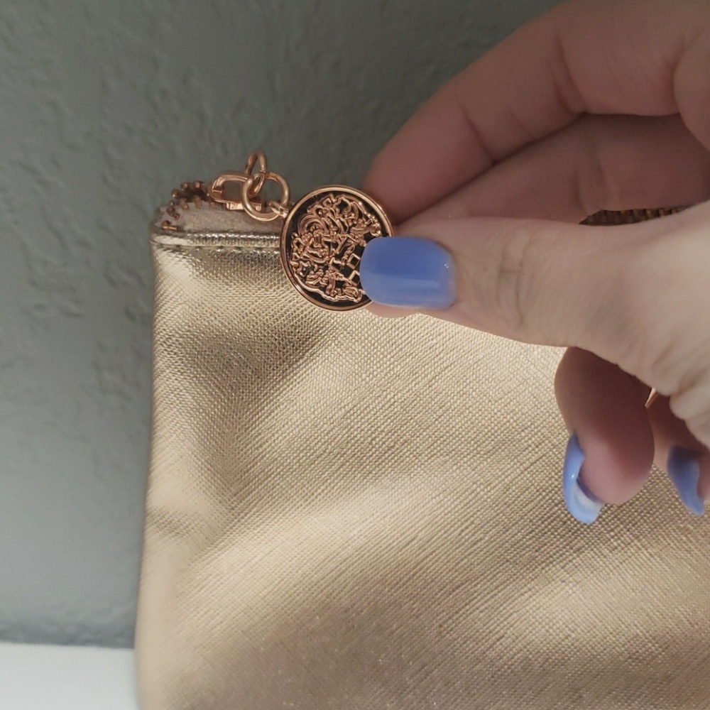 NWOT Vince Camuto Cosmetic Bag - Picture 2 of 4